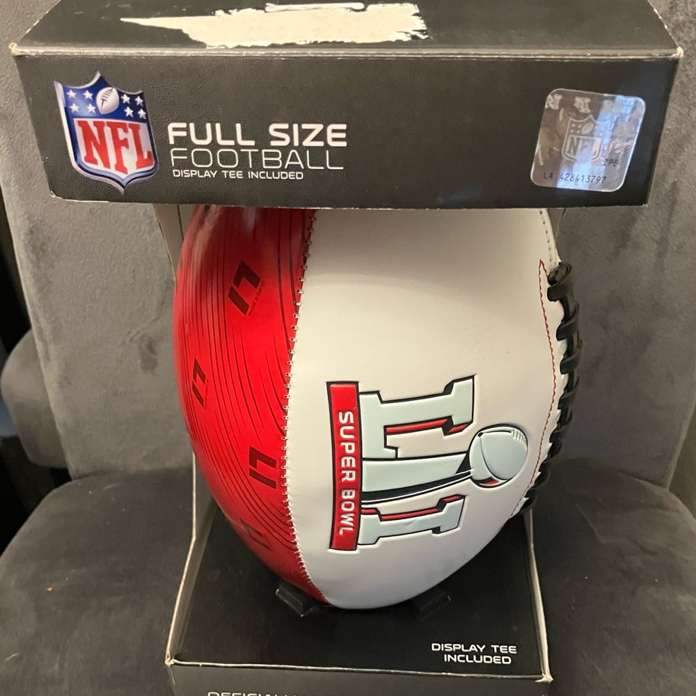 NFL FULL SIZE SUPERBOWL LI FOOTBALL NEW - Tom Brady